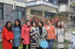 校園留靚影教室寫(xiě)春秋 西北中學(xué)女教師過(guò)