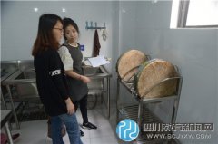志愿者走進六幼陽光食堂 了解食堂運作過